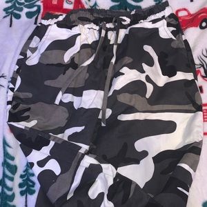 SHIEN Black White and Grey Camo Pants Size Large